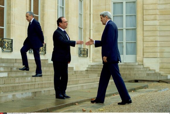 Francois Hollande'as, Johnas Kerry