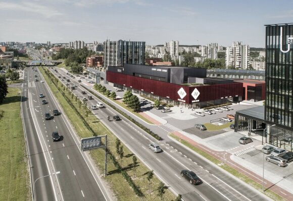 Shopping center in Šeškinė