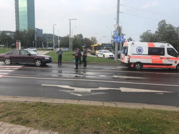 ДТП в Вильнюсе: автомобиль Audi сбил девушку