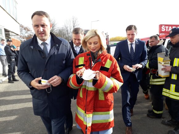 Specialiai DELFI iš gaisro Alytuje: Veryga įvardijo, kiek žmonių pateko į ligoninę ir kokios galimos pasekmės užterštų rajonų žmonėms
