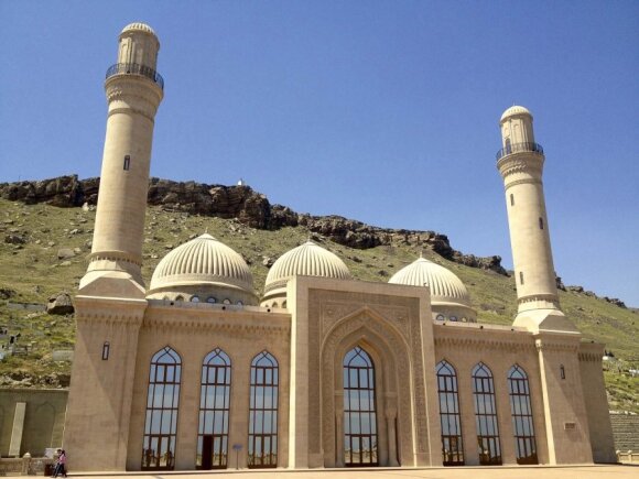 Azerbaidžanas neslepia ambicingų norų pralenkti Jungtinius Arabų Emyratus
