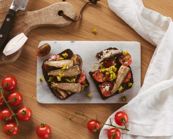 Portuguese toast with canned fish