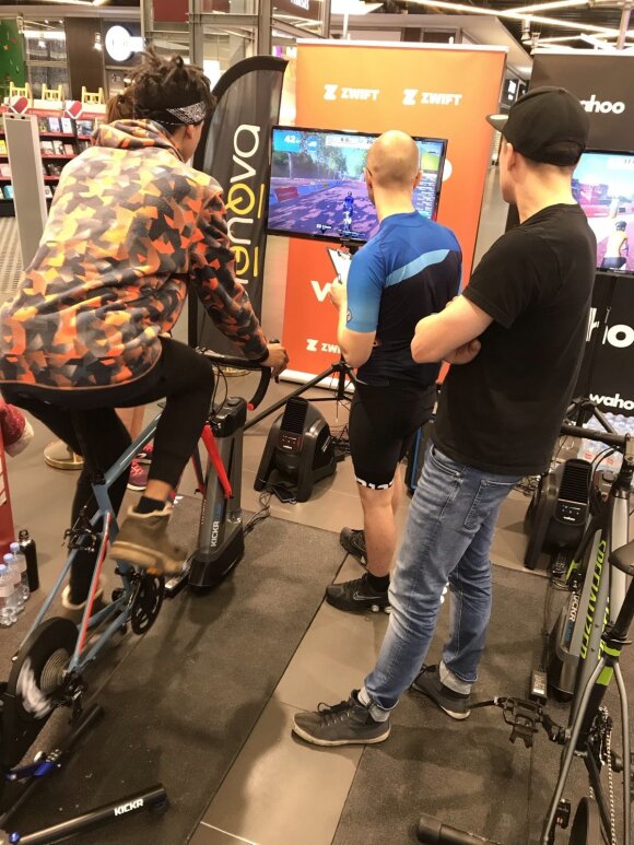 „Elektromarkt“ ir garsiausi Lietuvos dviratininkai kviečia įveikti jų parengtus iššūkius / FOTO: "Elektromarkt"