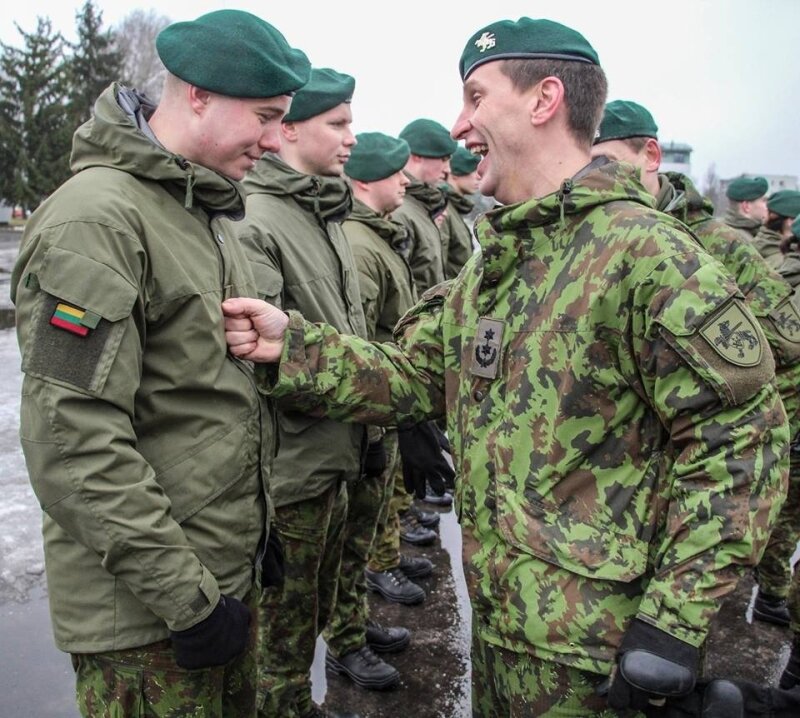 Tyrimas Lietuvos Kariuomenėje Nepagrazintas Vaizdas Rodo Pazanga Bet Veriasi Skauduliai Ir Grėsmės Delfi