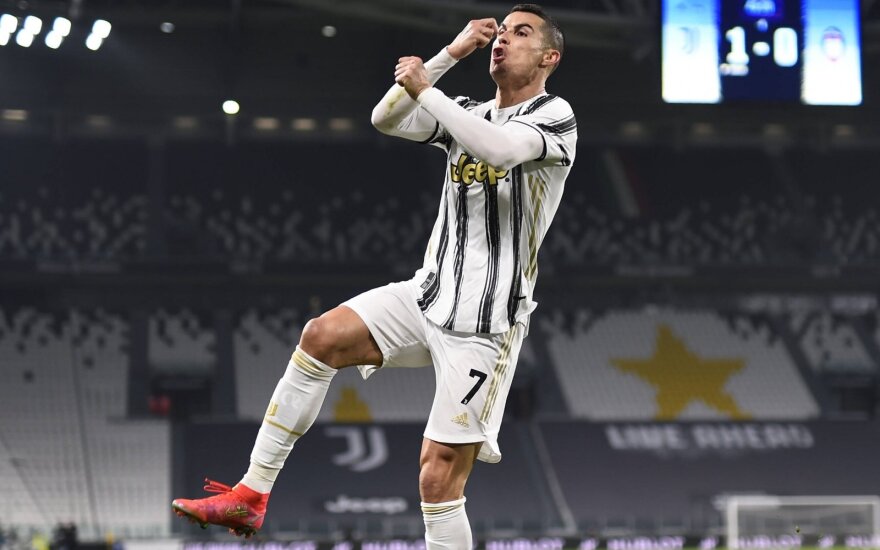 Ronaldo įvarčiai nukalė „Juventus“ tris taškus