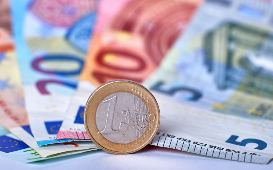 Naujoji Bulgarijos vyriausybė planuoja 2024-aisiais įsivesti eurą