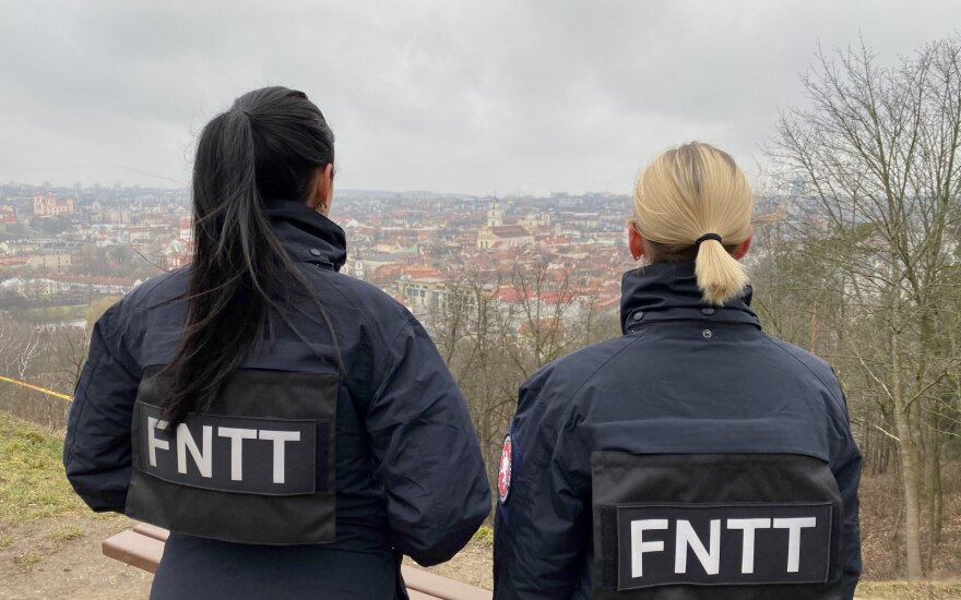 Prokuratūra prašo suimti korupcija įtrariamus prokurorus, advokatą ir FNTT pareigūną