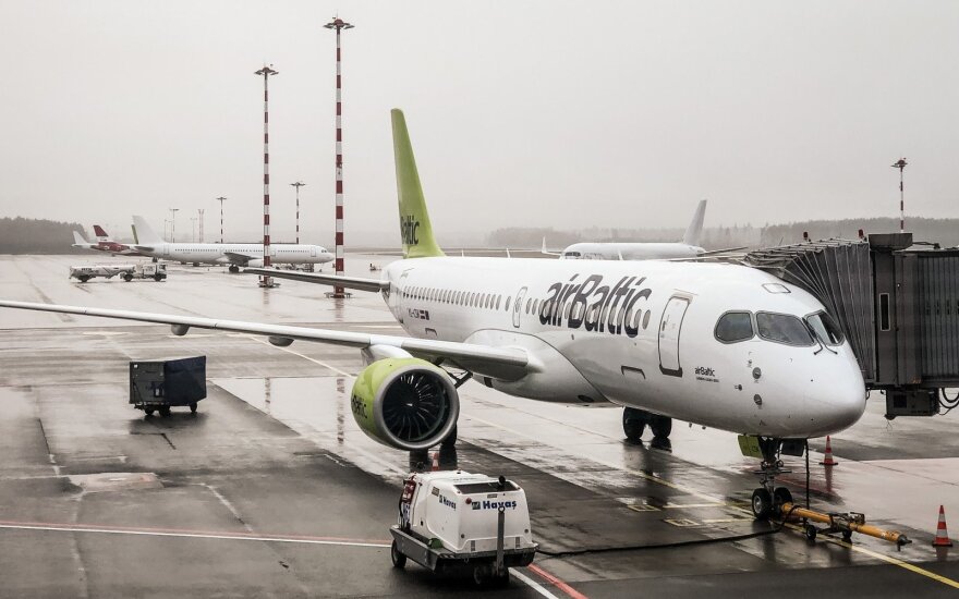 Dėl koronaviruso sukeltų padarinių „Air Baltic“ atleidžia 250 darbuotojų