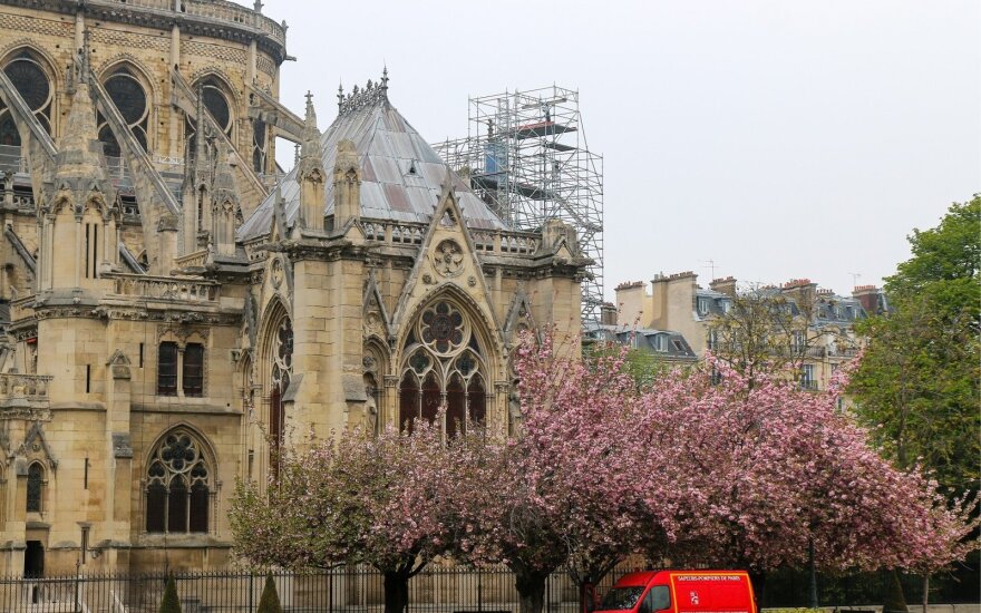 Lithuanian leaders vow to contribute to restoration of Paris cathedral