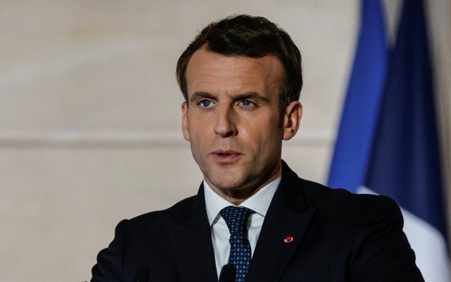 Macronas: Prancūzija nepasiduos „islamistų terorizmui“