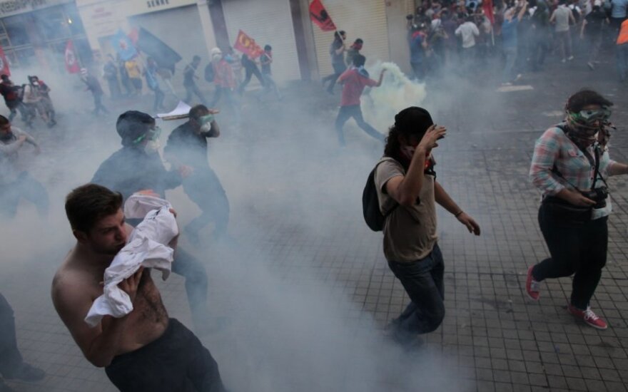 Protestai Turkijoje: tiksinti bomba sprogo?