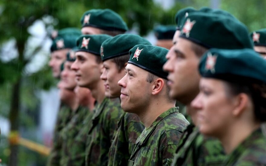 Šauktinio draugui regėjimo patikrinimas sukėlė klausimų