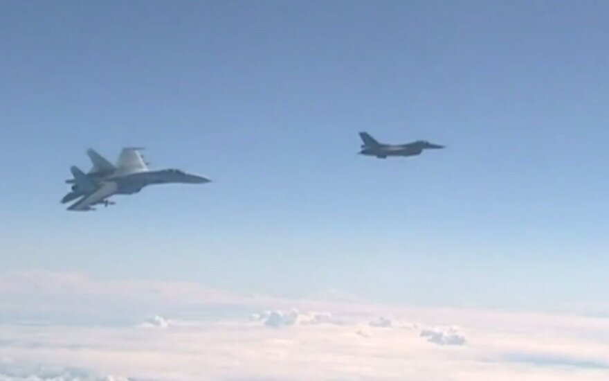 Russian and NATO jets