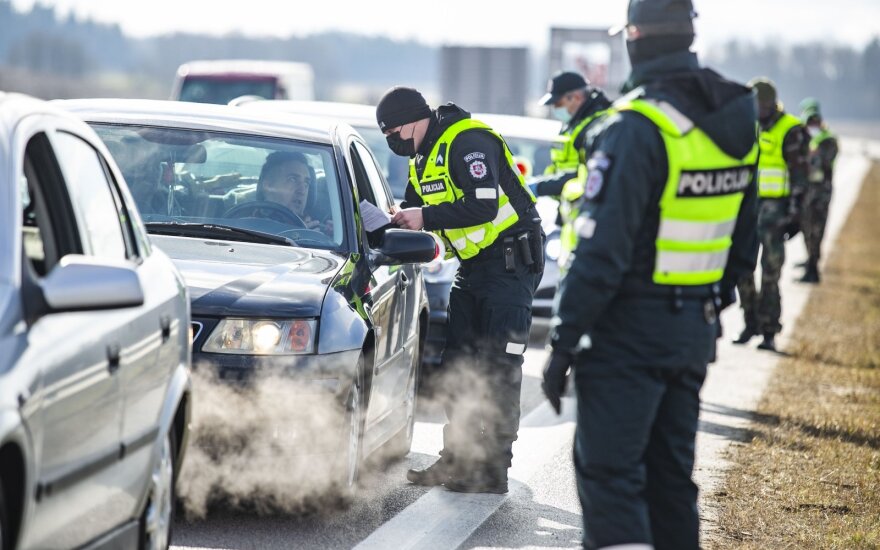 Per dvi dienas policija apgręžė 1,1 tūkst. automobilių, surašė per 80 protokolų