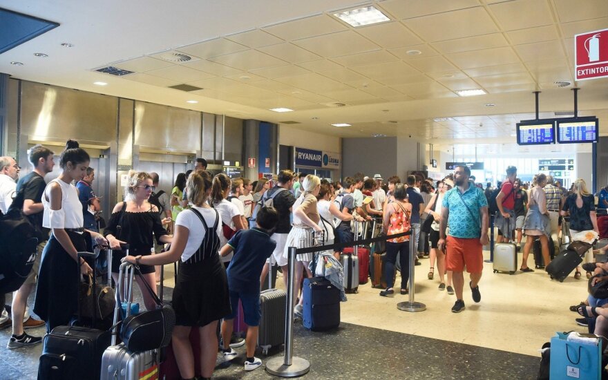Įstrigote oro uoste? Štai ką galite padaryti, kol laukiate skrydžio