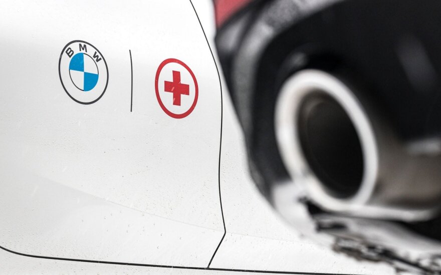 Saugesnėms medikų kelionėms karantino metu – BMW automobiliai