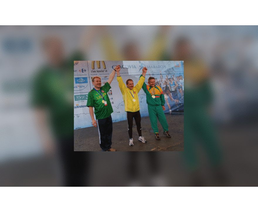 2005 m. vykusio Pasaulio Parlamentarų bėgimo maratono nugalėtojai A.Čaplikas, G.Jakavonis, A.Sysas