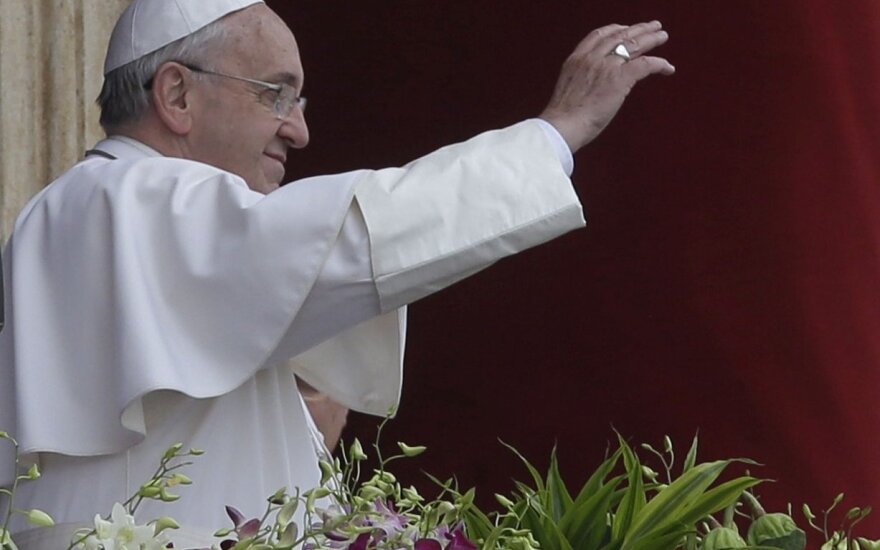 Popiežius ragina visas Europos parapijas priimti po vieną migrantų šeimą