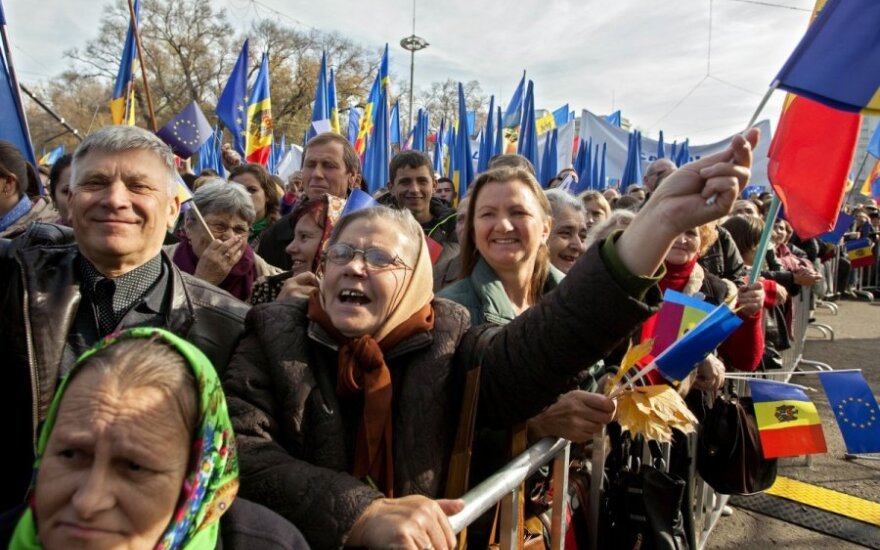 Rytų partnerystės „žvaigždės“ Moldovos šviesą temdo komunistai