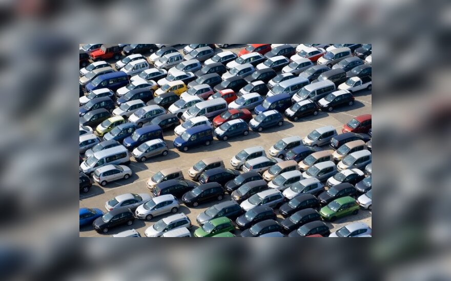 Lapkritį Rusijoje naujų automobilių pardavimai smuko 46 proc.