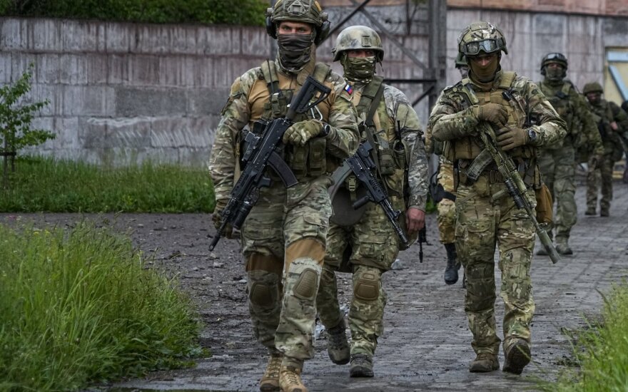 Rusija į Ukrainą siunčia specialiai atrinktus karius: sąrašuose – stebinantys sutapimai