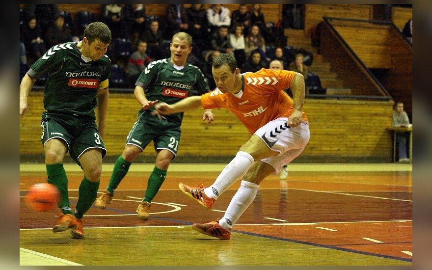 Lietuvos salės futbolo lygoje lyderis įveikė čempioną