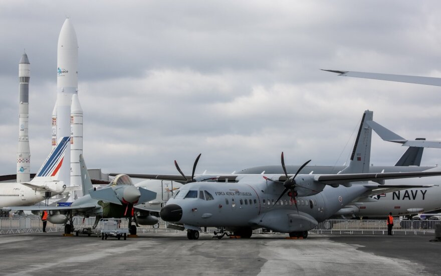 Pakeliui į Antarktidą dingo karinis lėktuvas su 38 žmonėmis