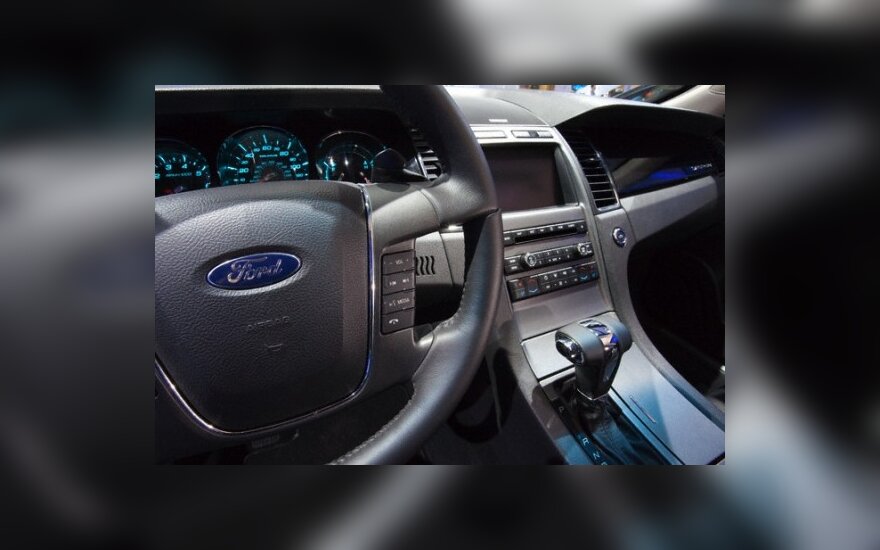 „Ford“ vėl dirba pelningai (atnaujinta 16.20)