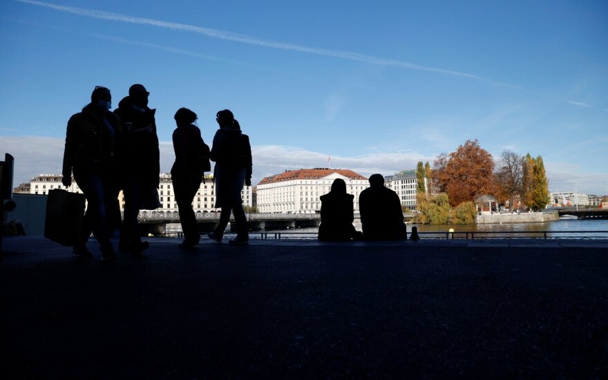 Šveicarija griežtina apribojimus dėl koronaviruso
