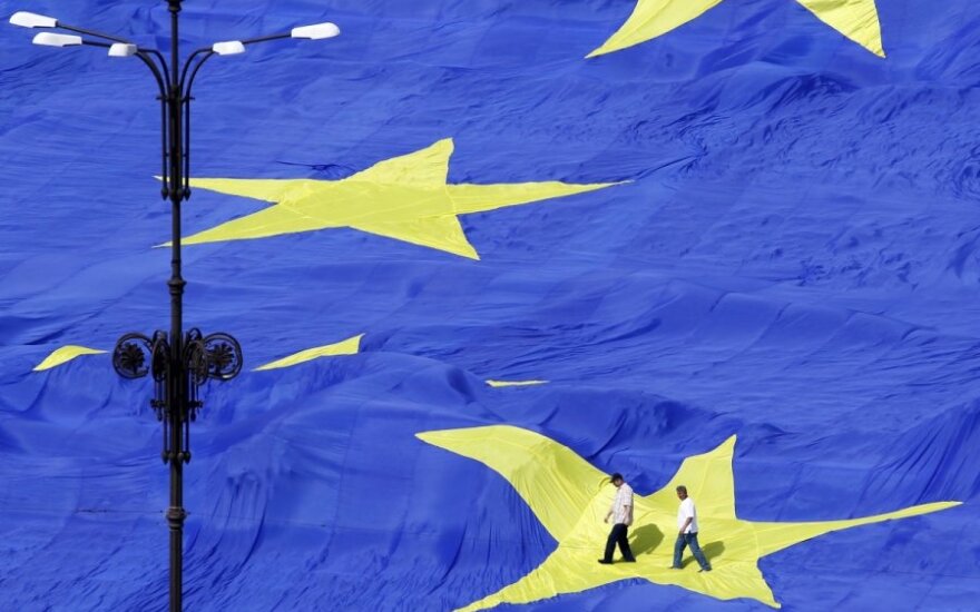 Europa bijo amerikiečių „asfaltuotų čiuožyklų“