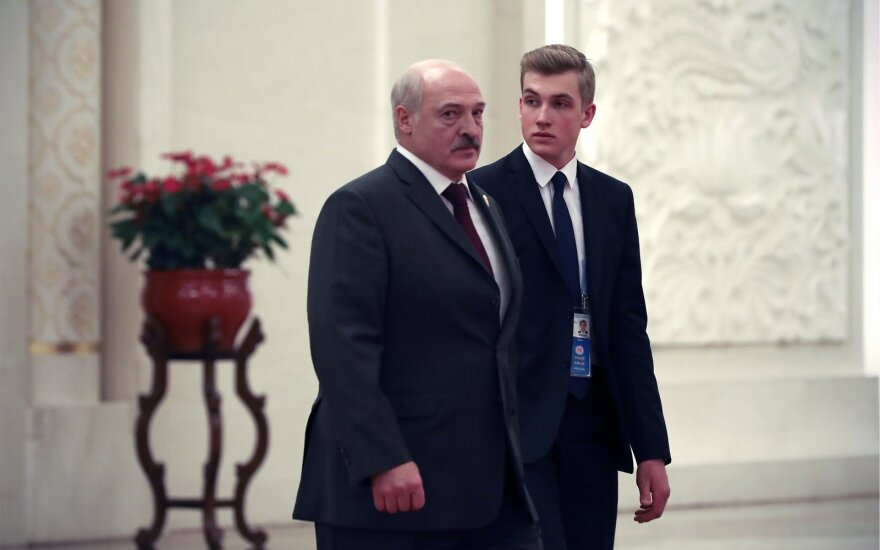Aliaksandras Lukašenka su sūnumi Nikolajumi