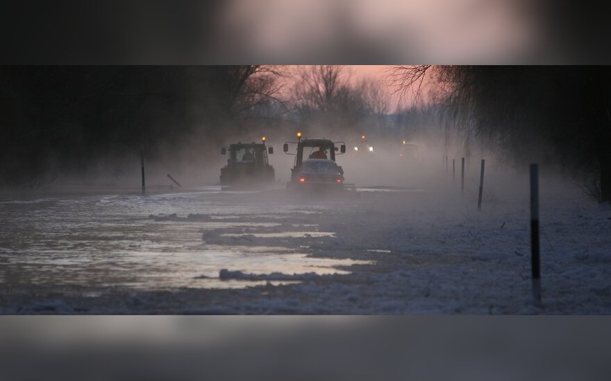 Automobilių perkėloje – savos taisyklės
