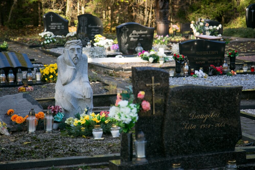 Kad kapų lankymas netaptų katorga: kiek kainuoja kapų priežiūros paslaugos