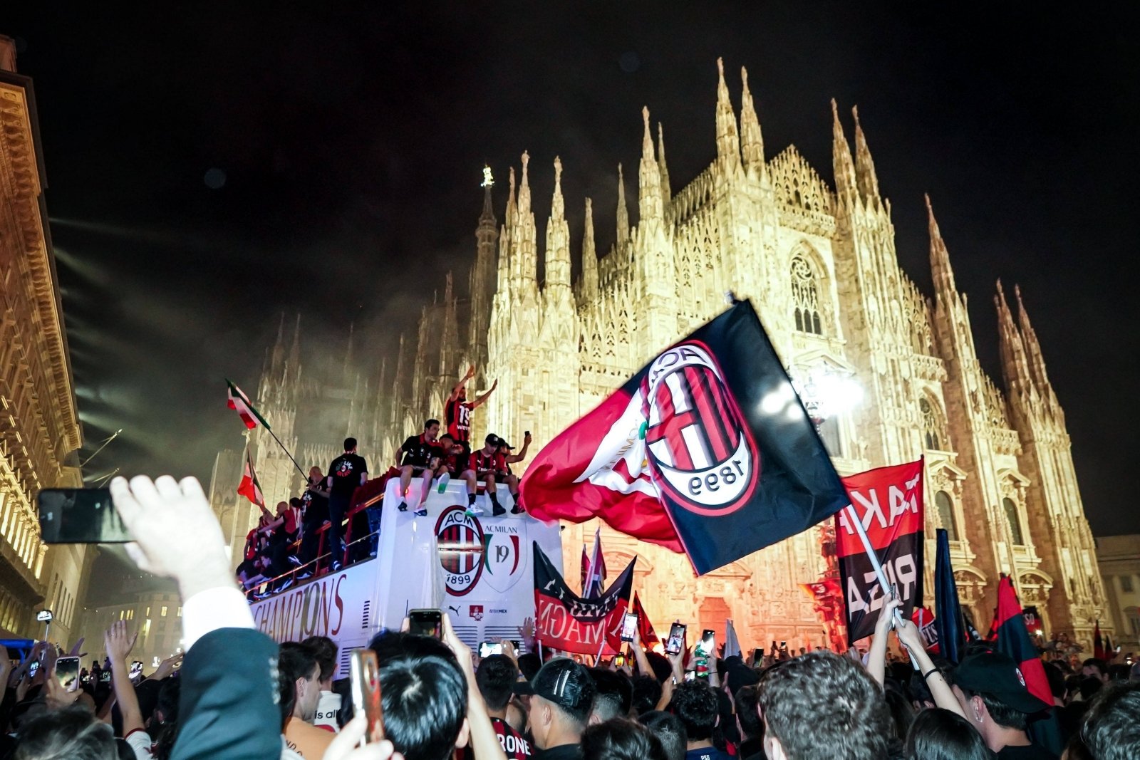 Cambiamenti tettonici nella gestione del Milan: il club ha nuovi proprietari