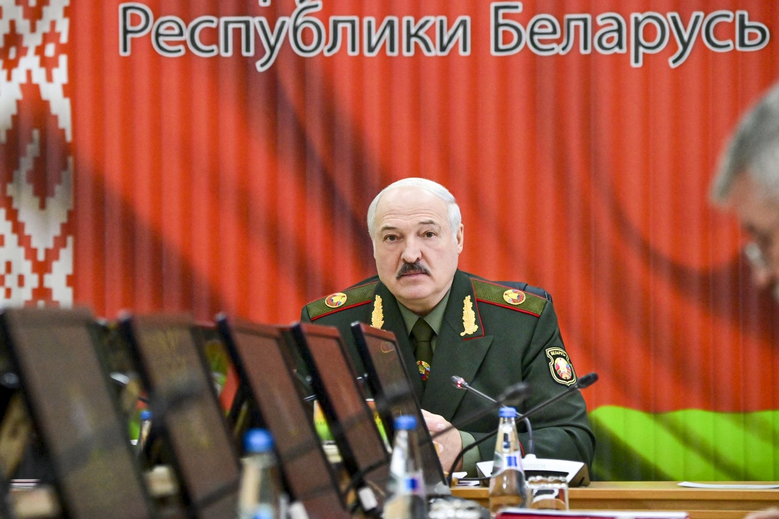 ES: Łukaszenko sam ma teraz kłopoty