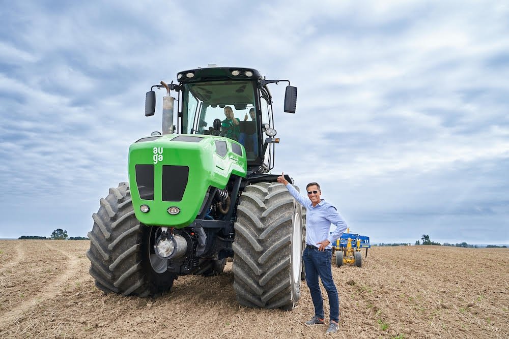 Naujovės žemės ūkyje: Lietuvos įmonė pristato klimatui draugišką traktorių