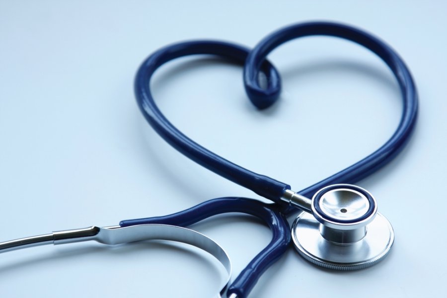 Širdies ligomis serga vis jaunesni: sveikatą gali išsaugoti žmonos?