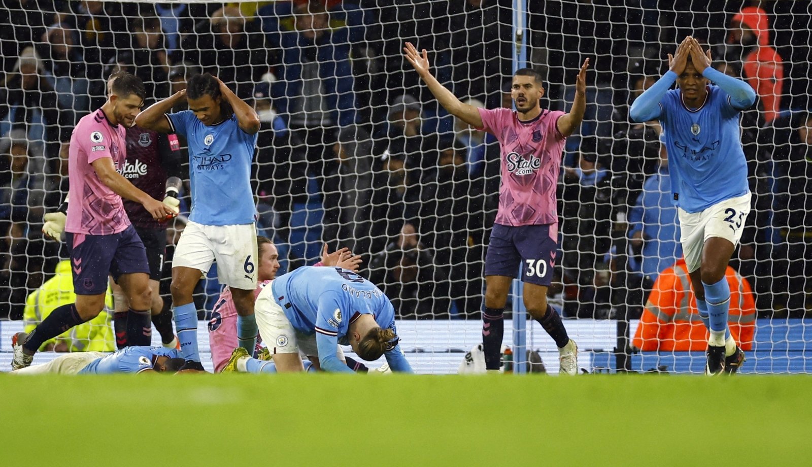 A New Year’s gift to Arsenal: Man City slipped against underdogs