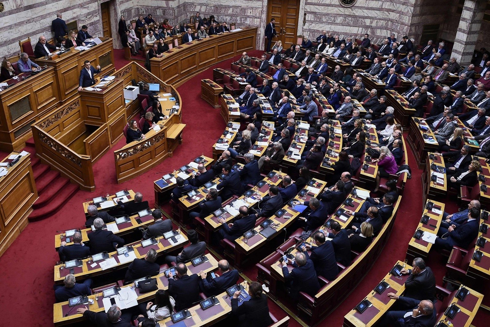 Голоса в парламенте. Голос парламента.