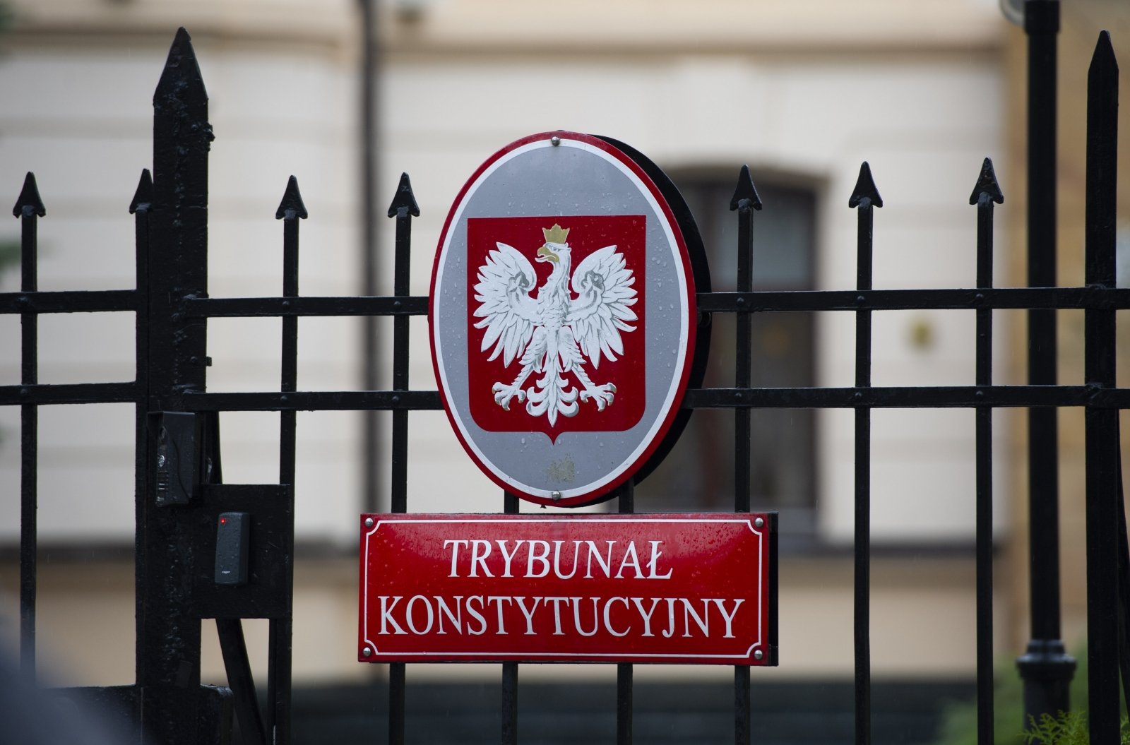 Warszawa przekracza Rubikon: decyzja polskiego Trybunału Konstytucyjnego stanowi realne zagrożenie dla przyszłości UE