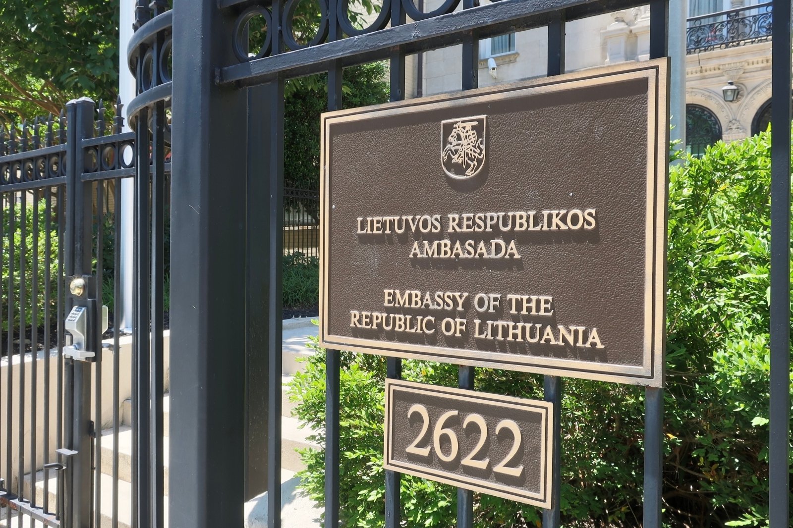Šiais metais Lietuva ketina paskirti 12 naujų ambasadorių