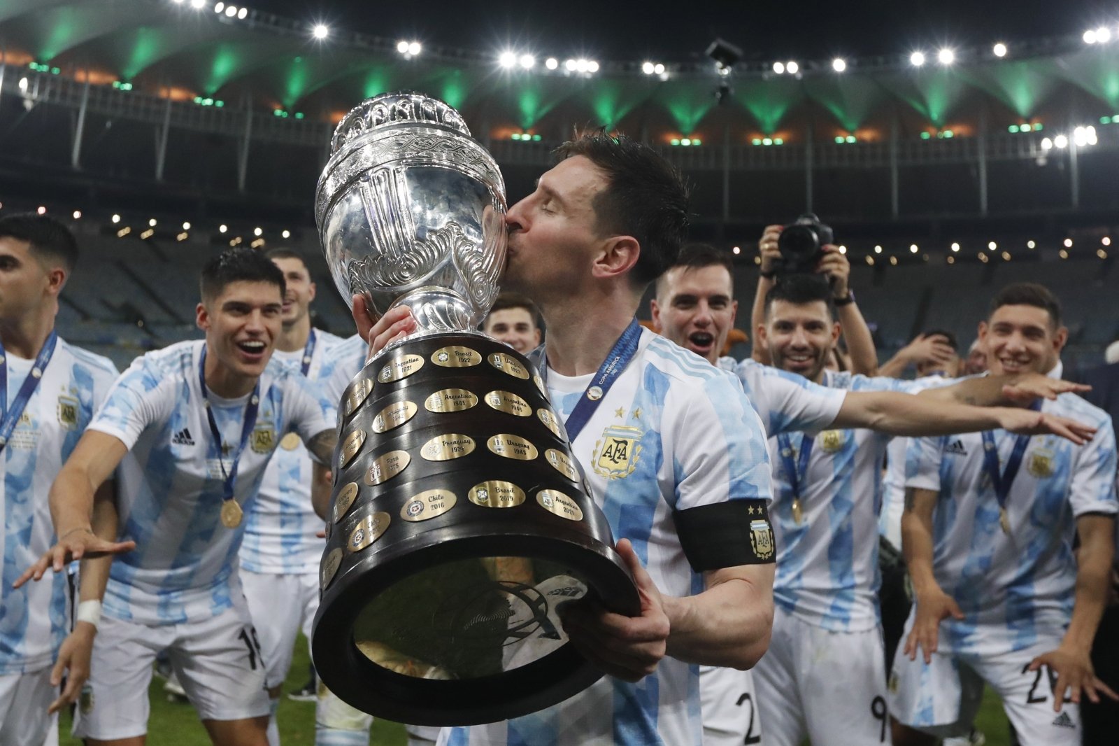 Лионель Месси выиграл первый значимый трофей со сборной Аргентины - RU.DELFI