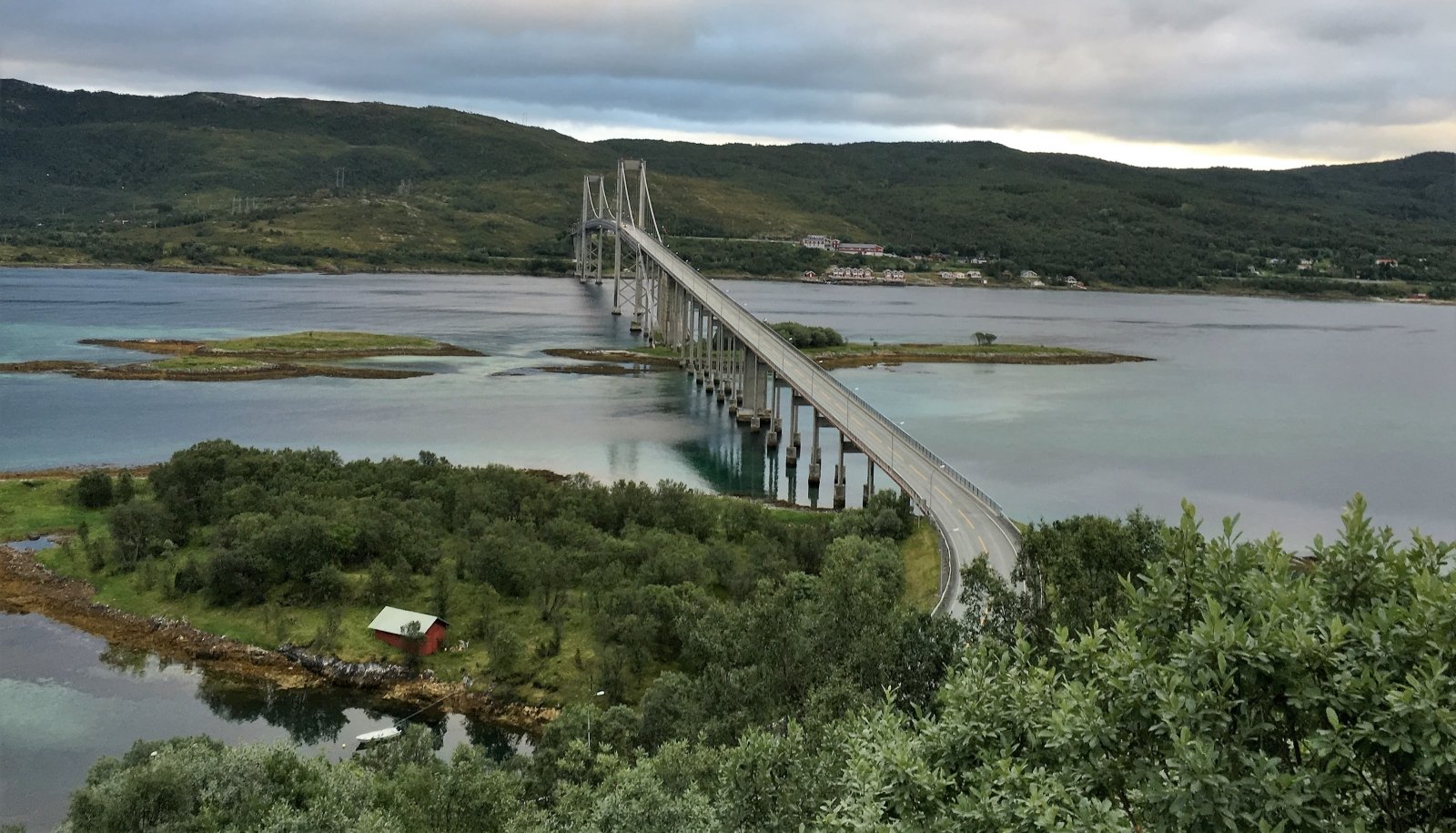 Billige ferier i Skandinavia: 5 mest naturskjønne kjøreturer og et million-stjerners hotell på en privat øy