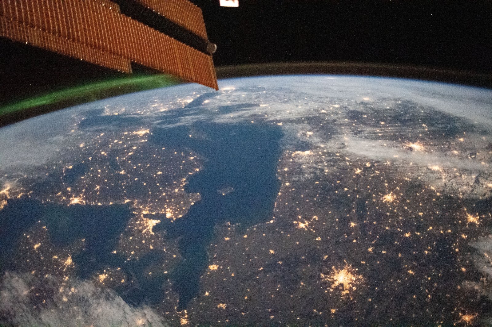 En del av Europa, inkludert Litauen, i et fabelaktig vakkert NASA-bilde: finn byen din